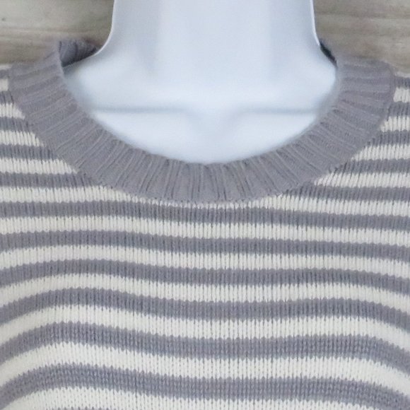 Derek Heart* Women's Long Sleeve Crew Neck Straight Hem Pullover Sweater~ Medium - Picture 10 of 10